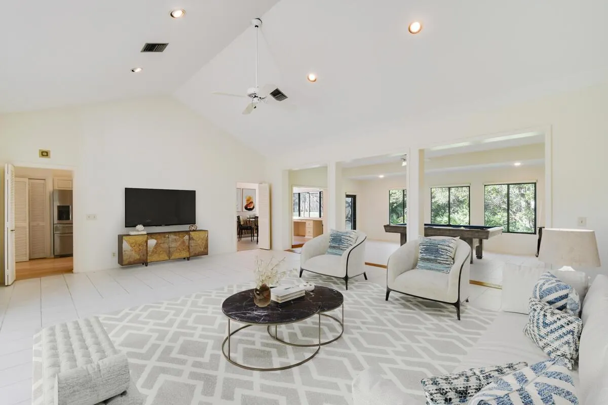1828 NW Buttonbush Circle