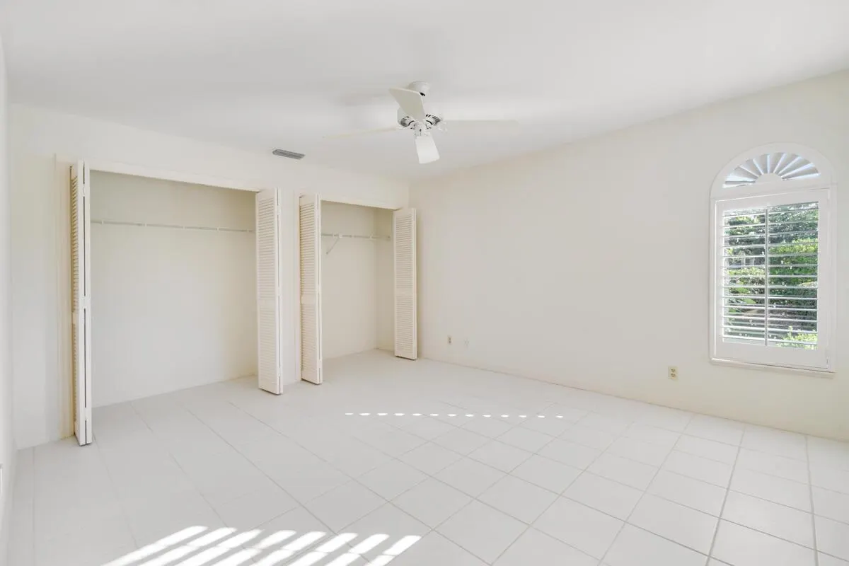 1828 NW Buttonbush Circle