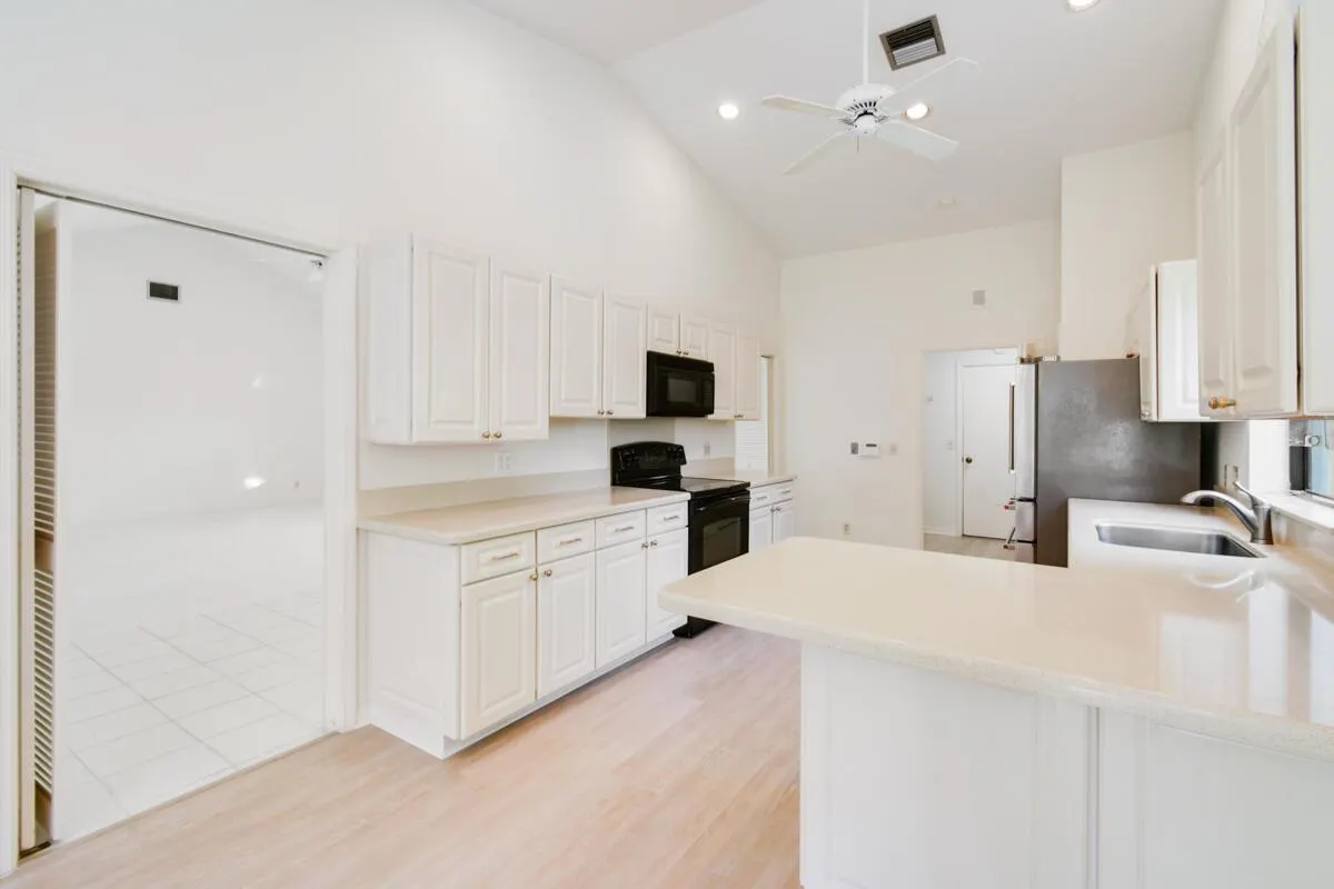1828 NW Buttonbush Circle