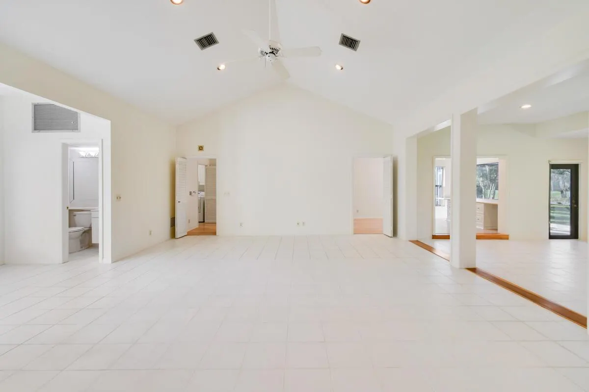 1828 NW Buttonbush Circle