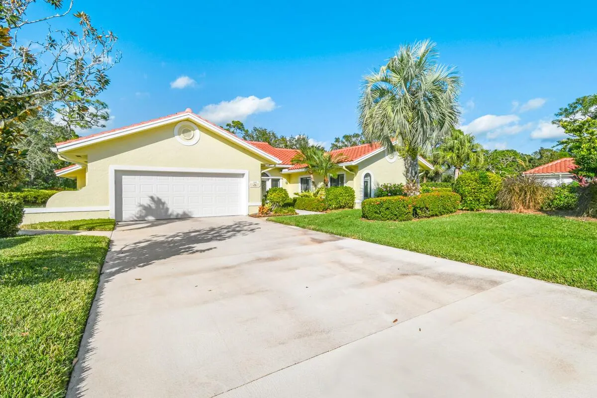 1828 NW Buttonbush Circle