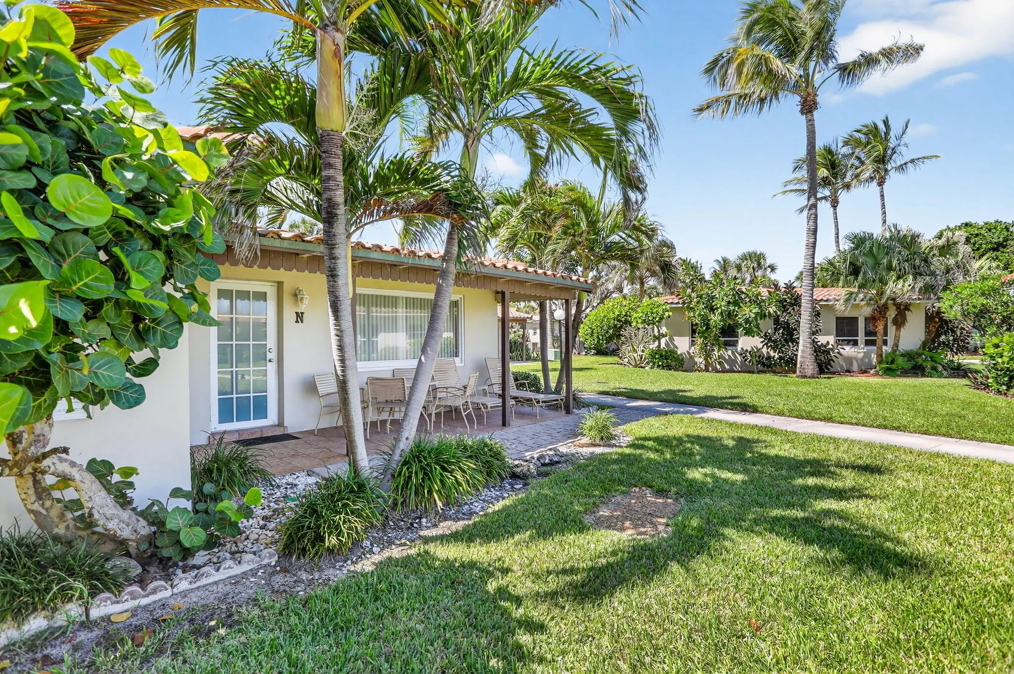 1225 Hillsboro Mile, #N2
