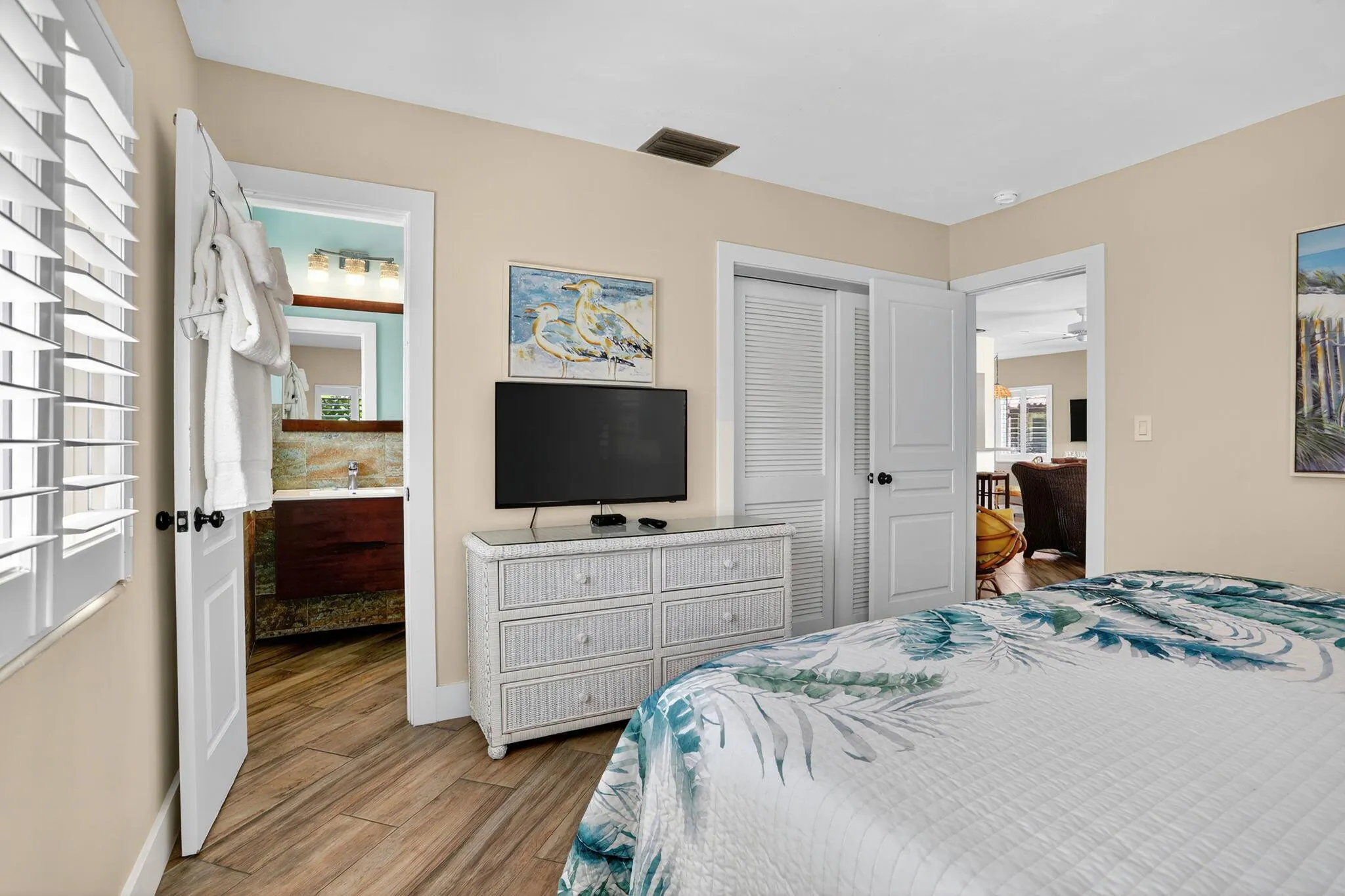 1225 Hillsboro Mile, #N2