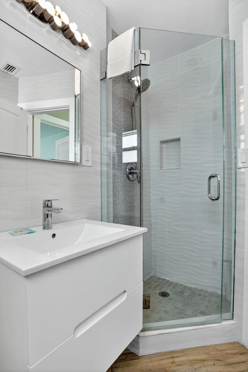 1225 Hillsboro Mile, #N2