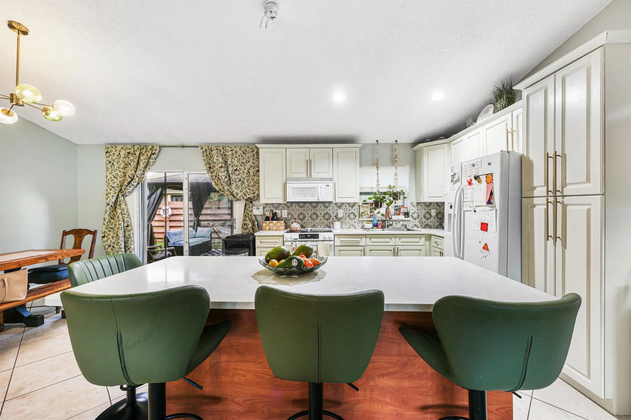 7527 SW 7th Street