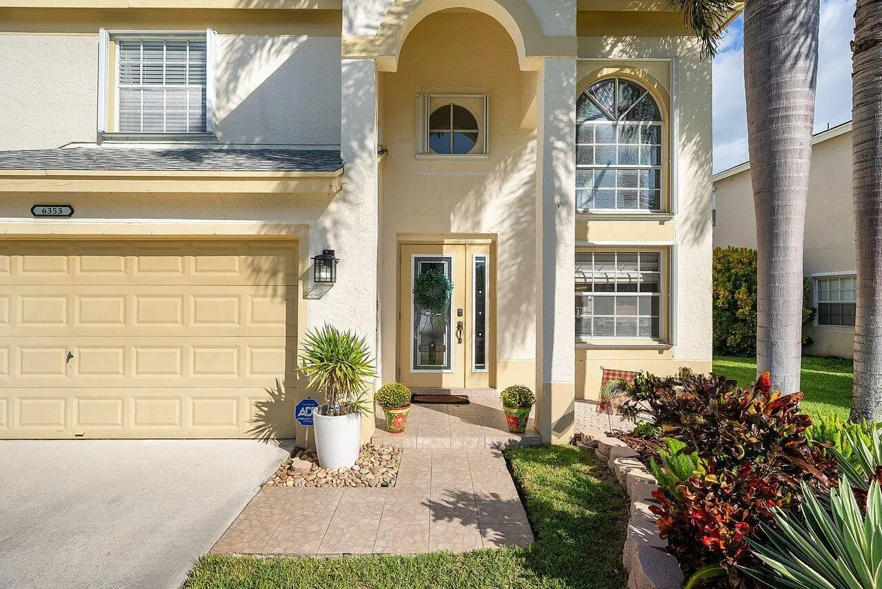 6353 Lansdowne Circle