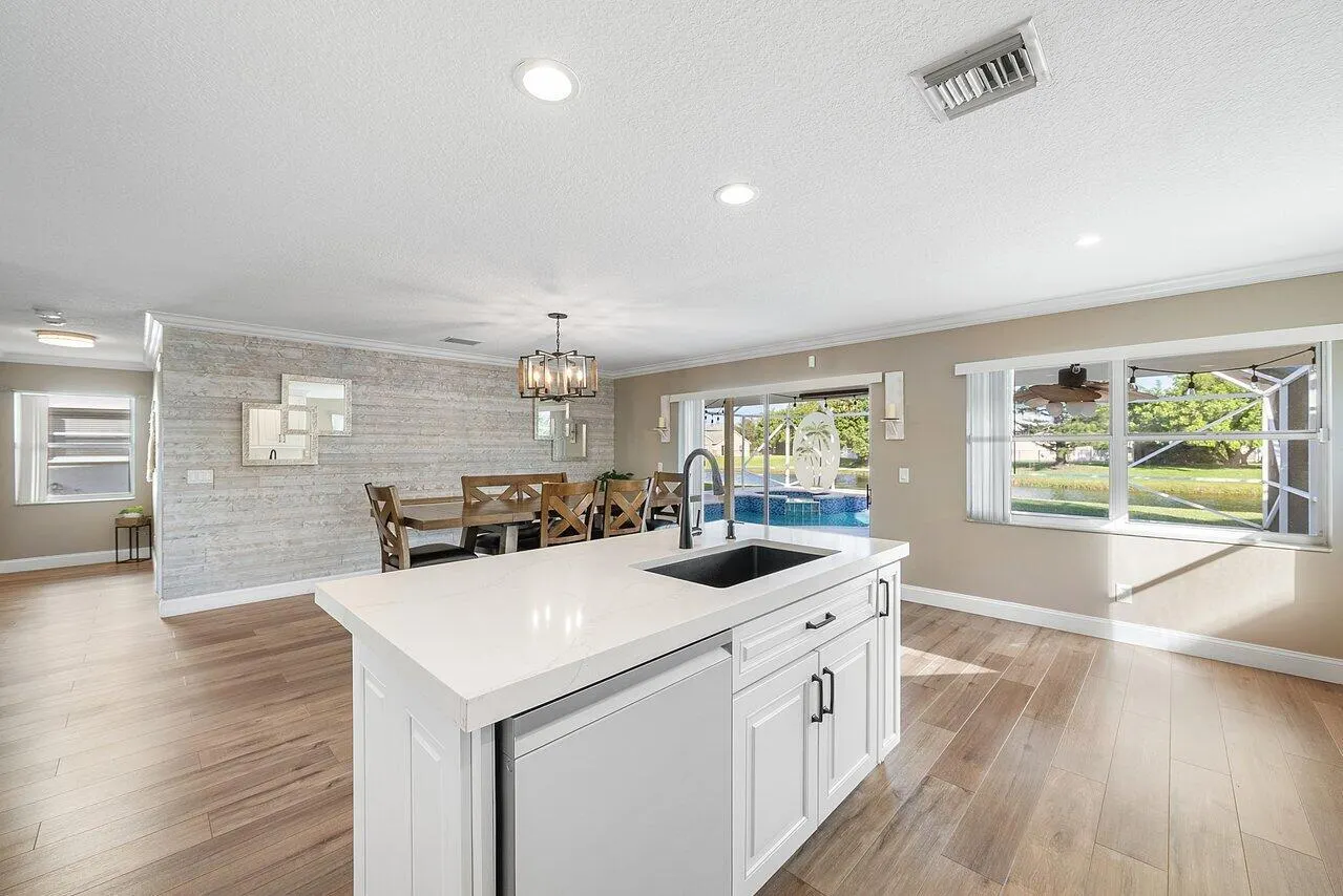 6353 Lansdowne Circle