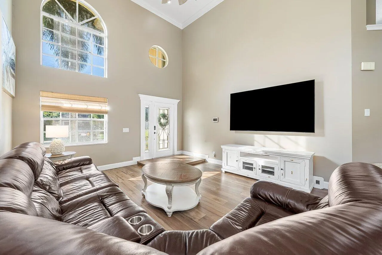 6353 Lansdowne Circle