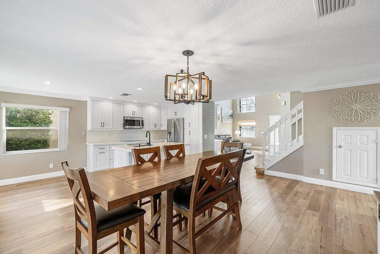 6353 Lansdowne Circle