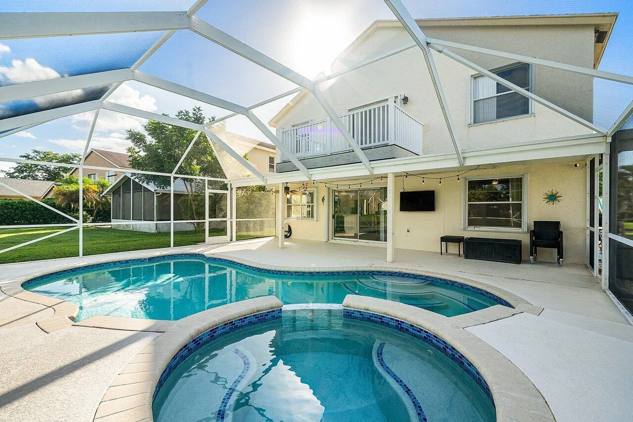 6353 Lansdowne Circle