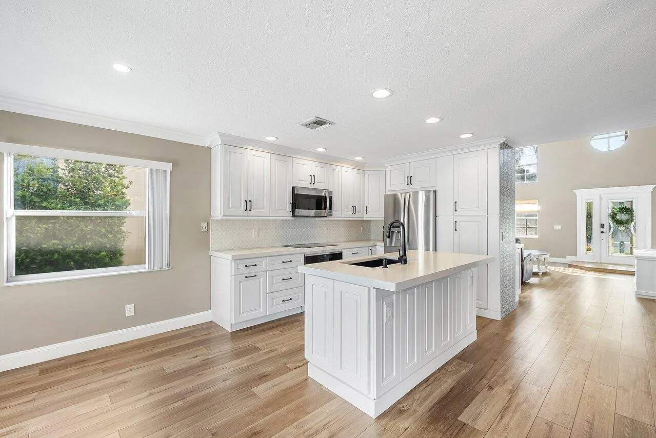 6353 Lansdowne Circle