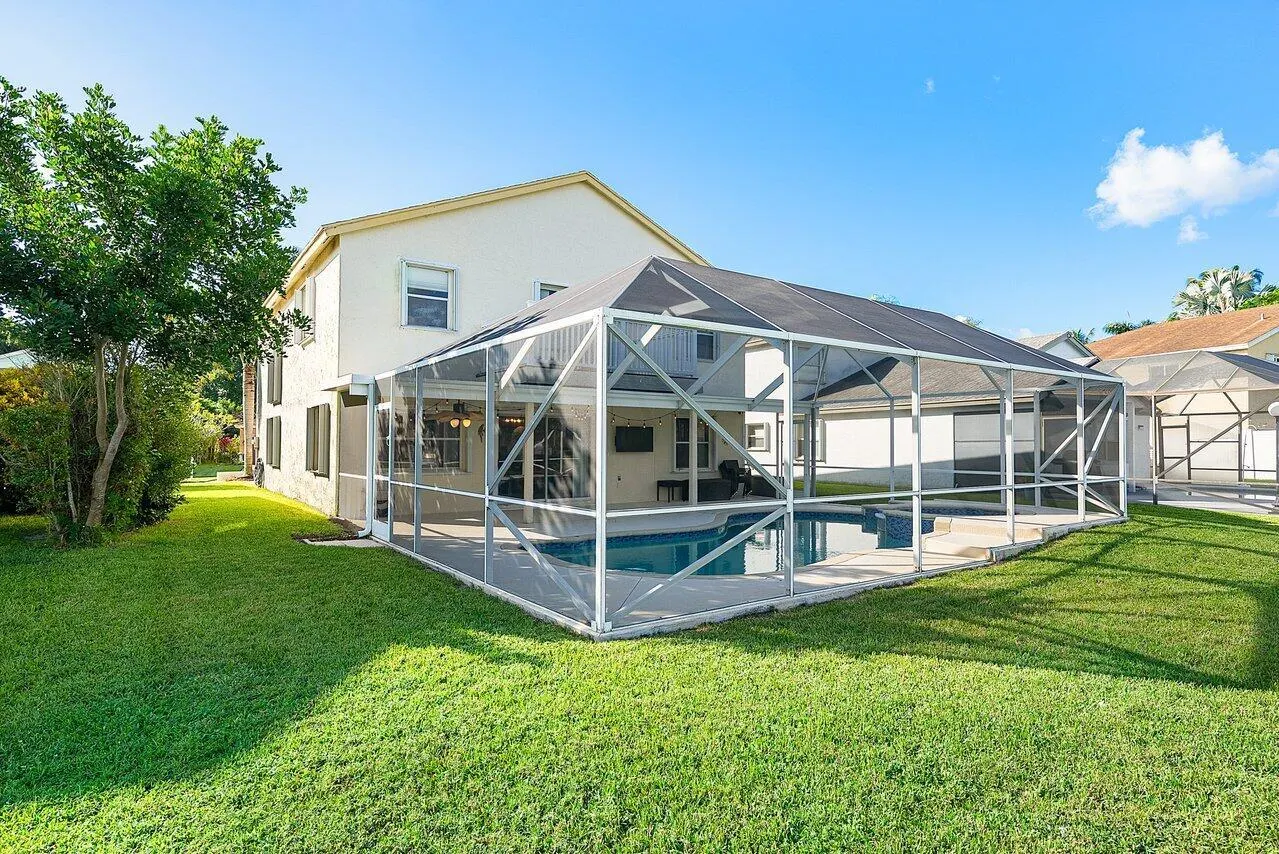 6353 Lansdowne Circle