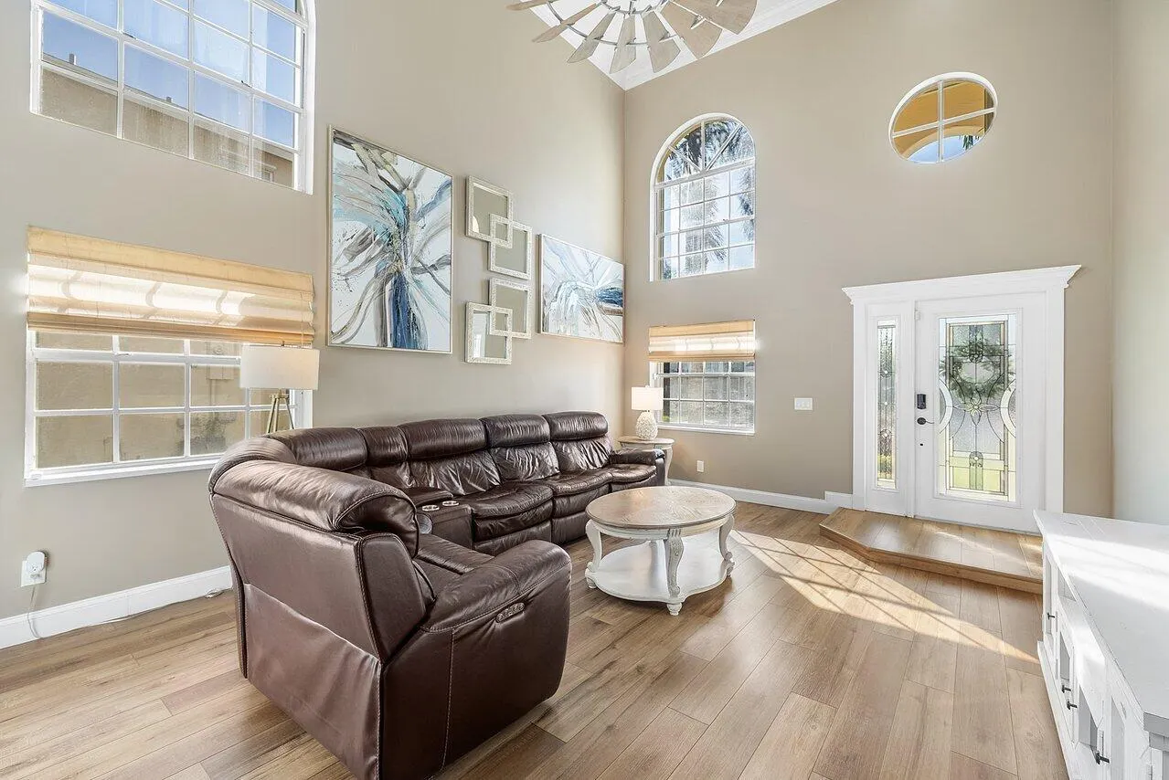 6353 Lansdowne Circle