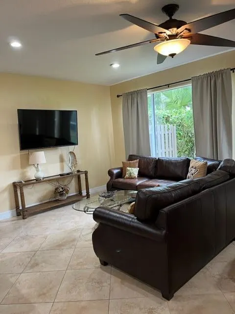 8400 Heritage Club Drive