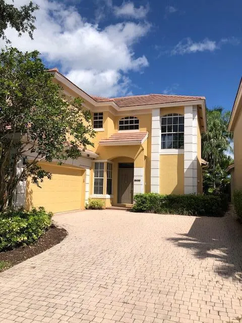 8400 Heritage Club Drive