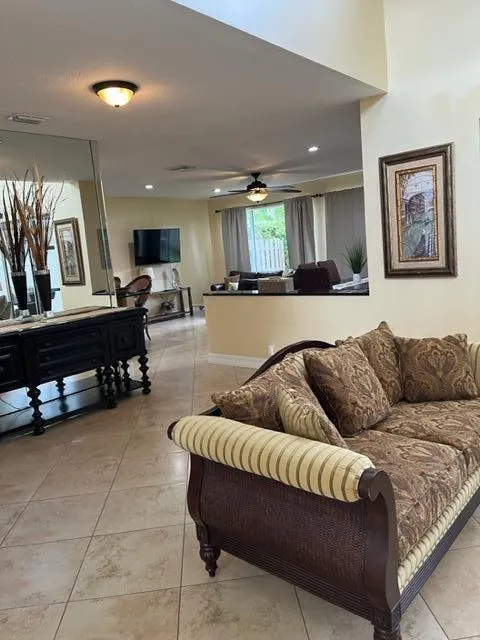 8400 Heritage Club Drive