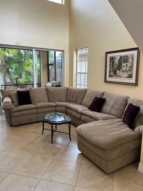 8400 Heritage Club Drive