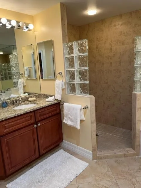8400 Heritage Club Drive