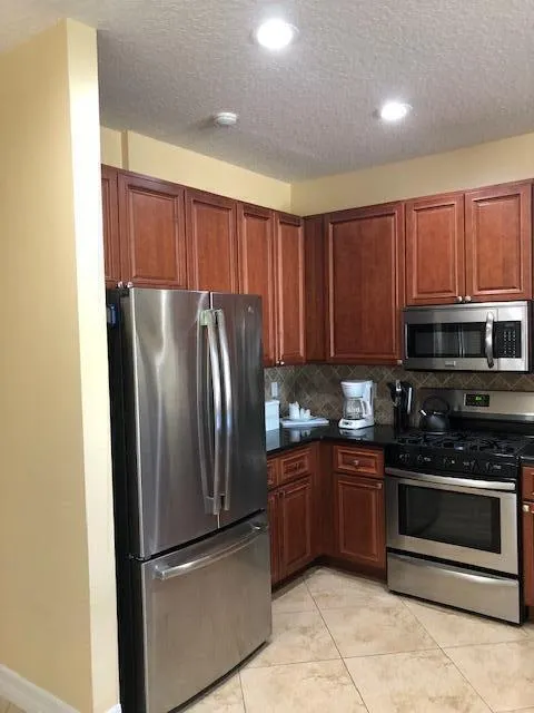 8400 Heritage Club Drive