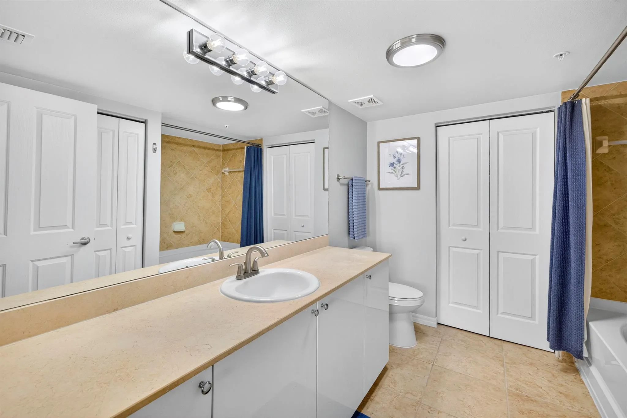 600 S Dixie Highway, #811