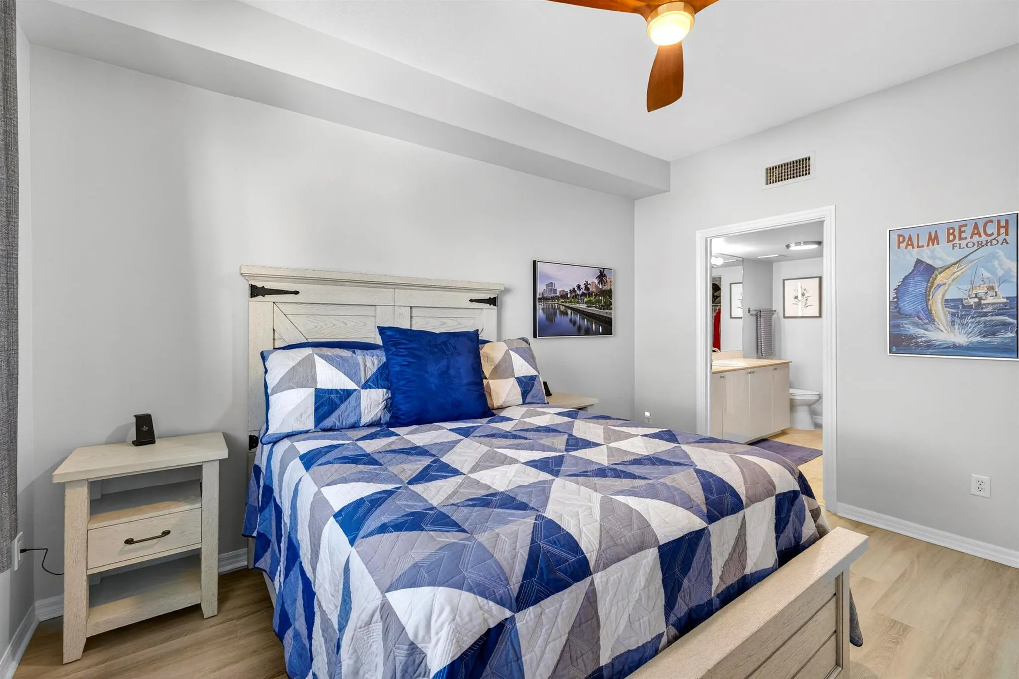 600 S Dixie Highway, #811