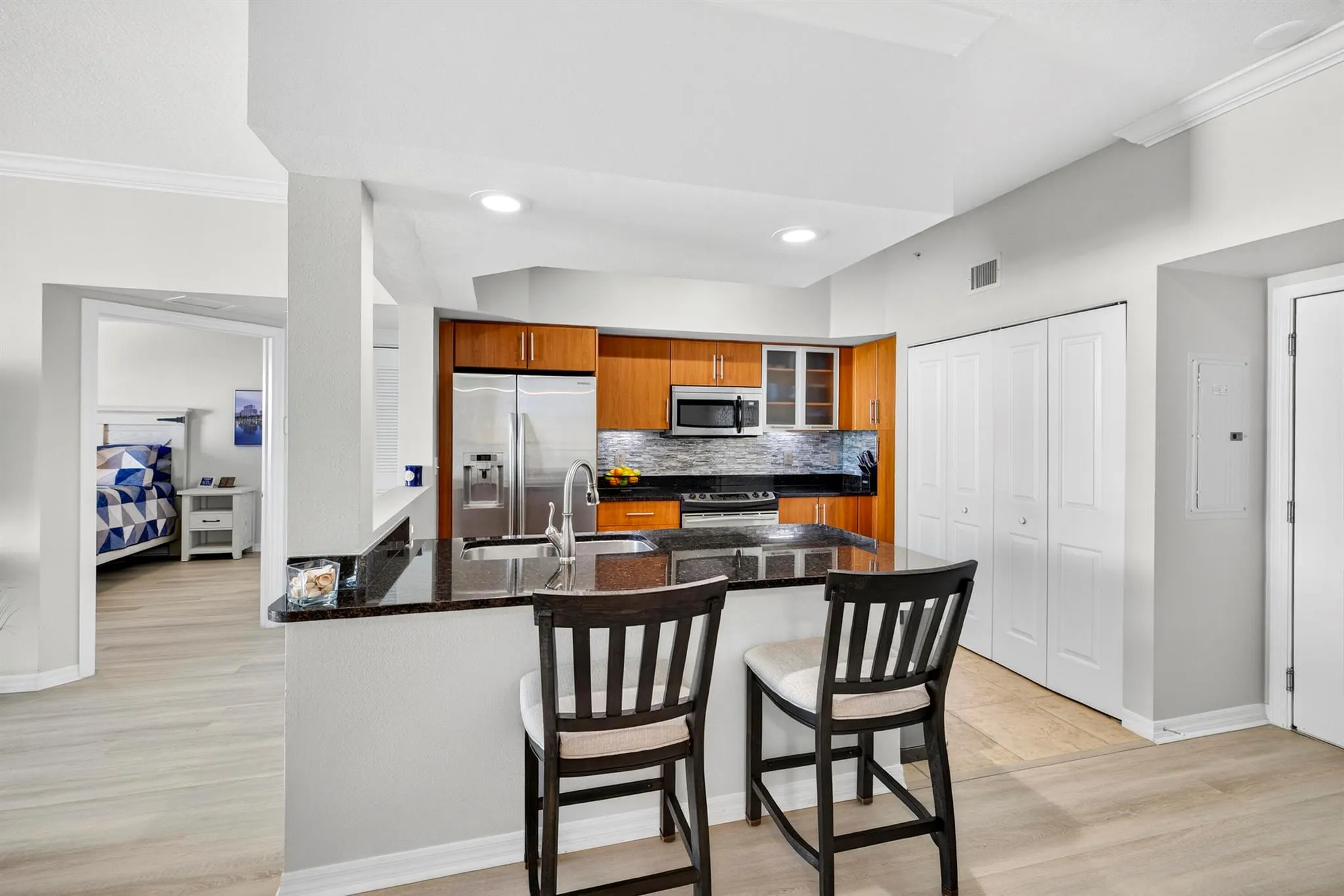 600 S Dixie Highway, #811