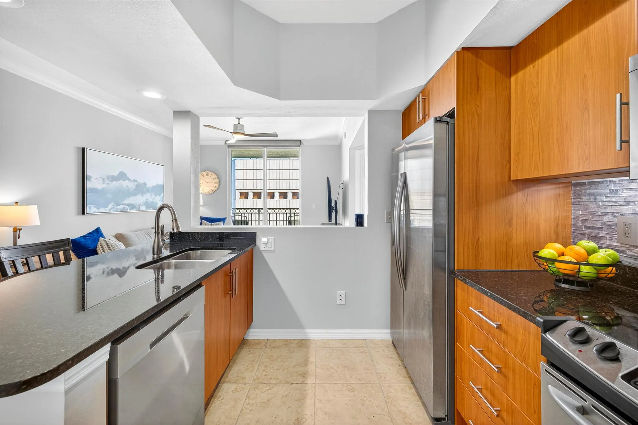 600 S Dixie Highway, #811