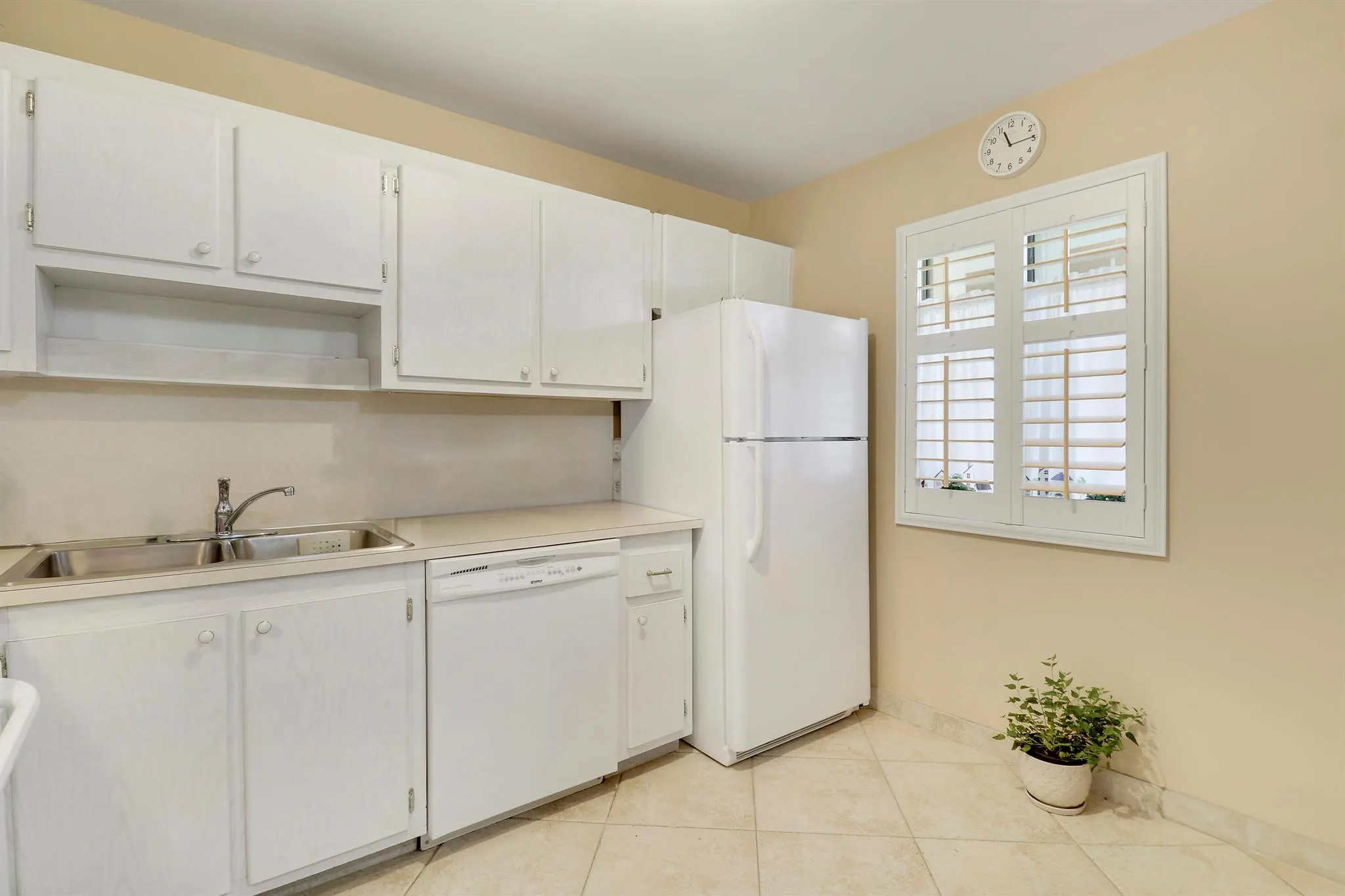 4070 Tivoli Court, #204