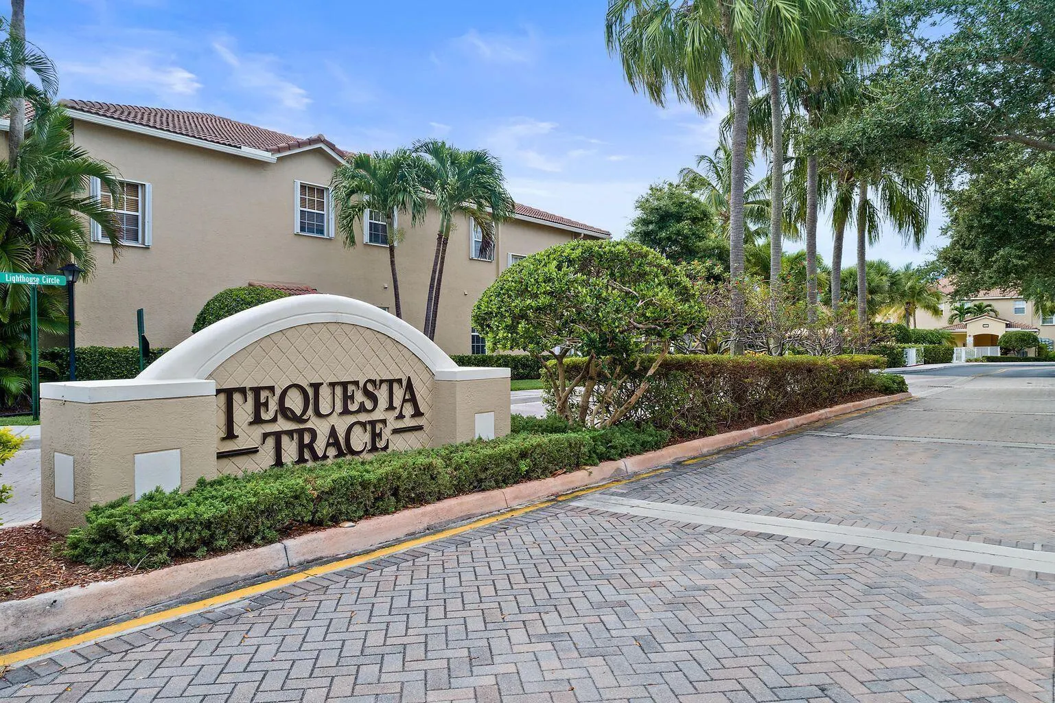105 Lighthouse Circle, #J