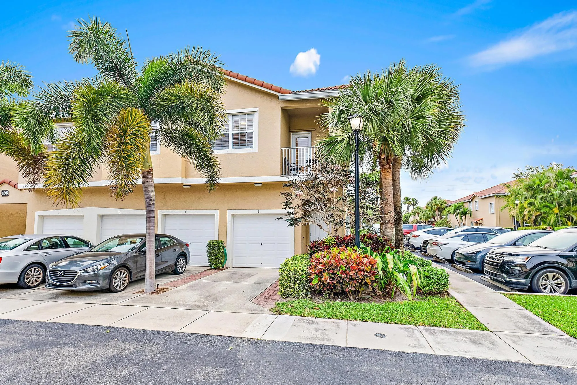 105 Lighthouse Circle, #J