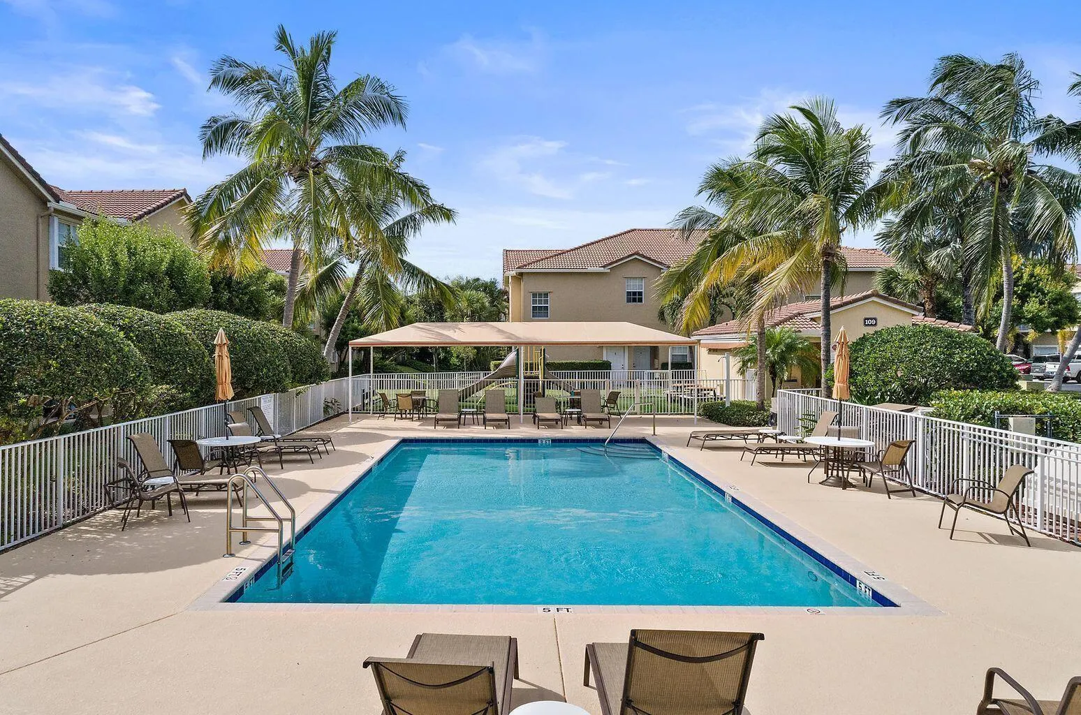 105 Lighthouse Circle, #J
