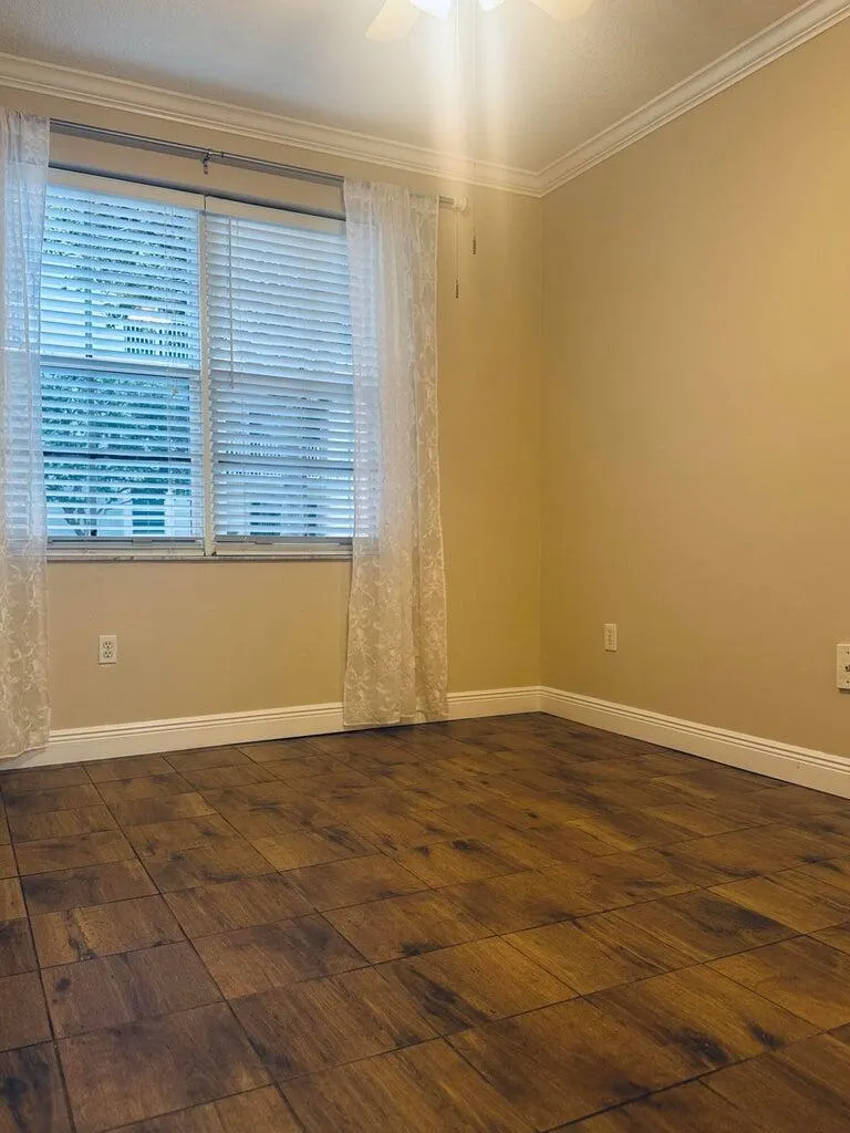 1139 Town Center Drive, #11