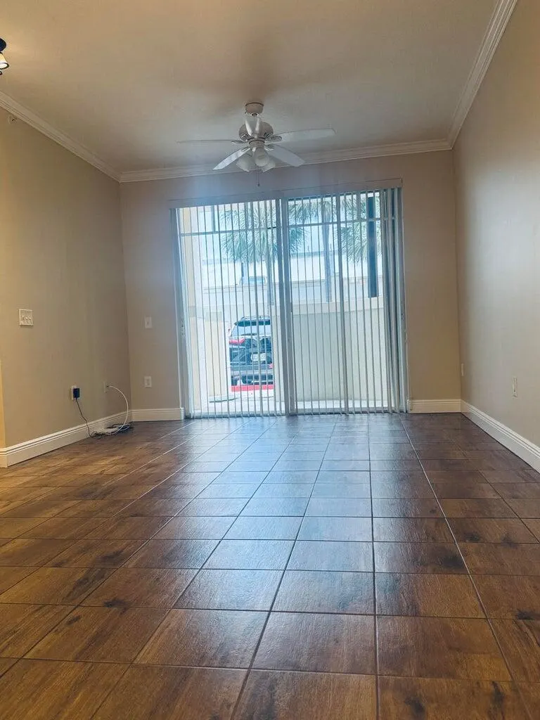 1139 Town Center Drive, #11