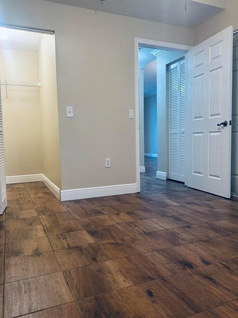 1139 Town Center Drive, #11