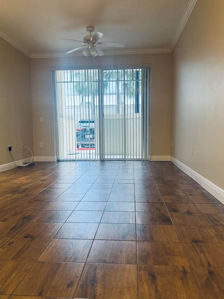 1139 Town Center Drive, #11