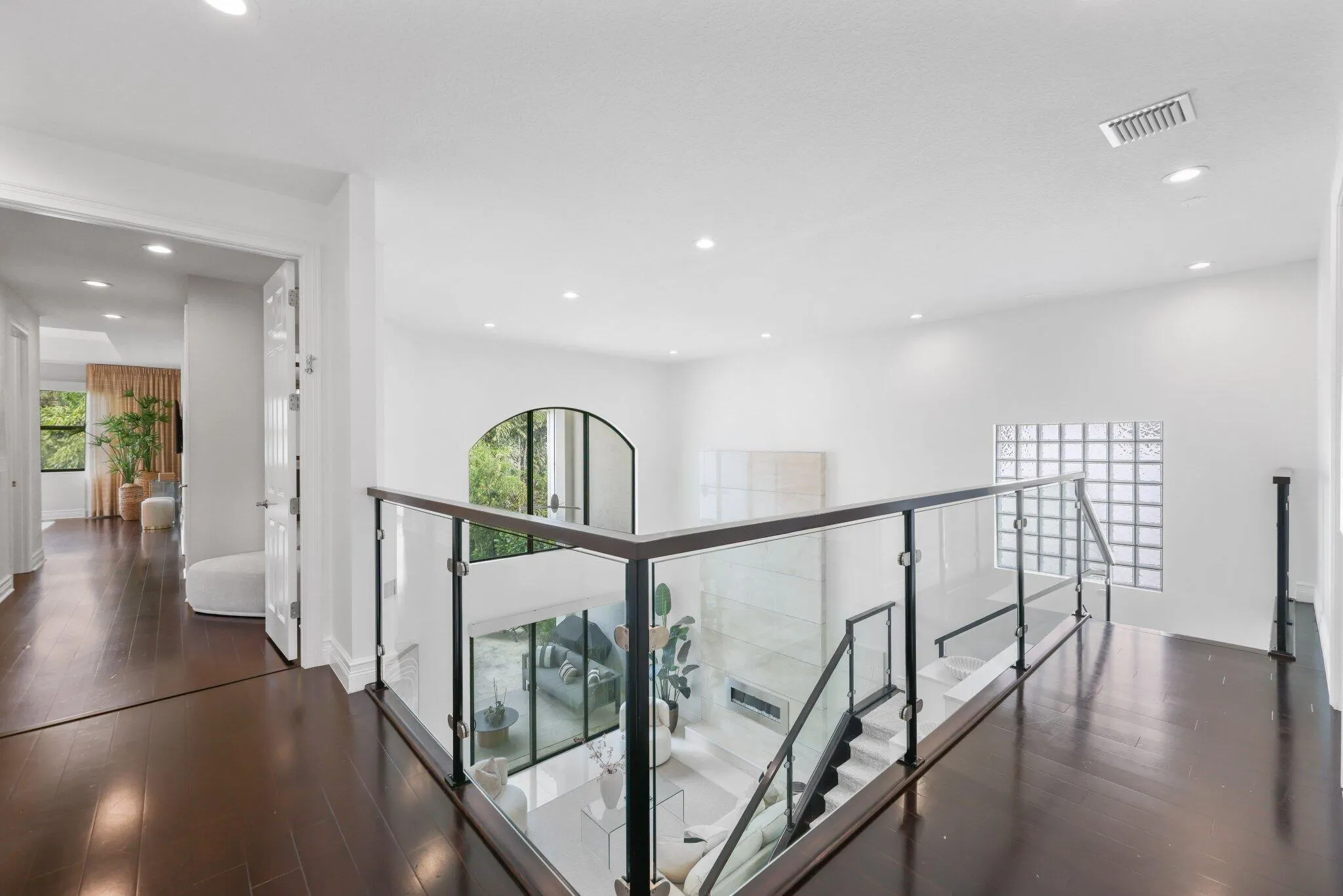 16902 Bridge Crossing Circle