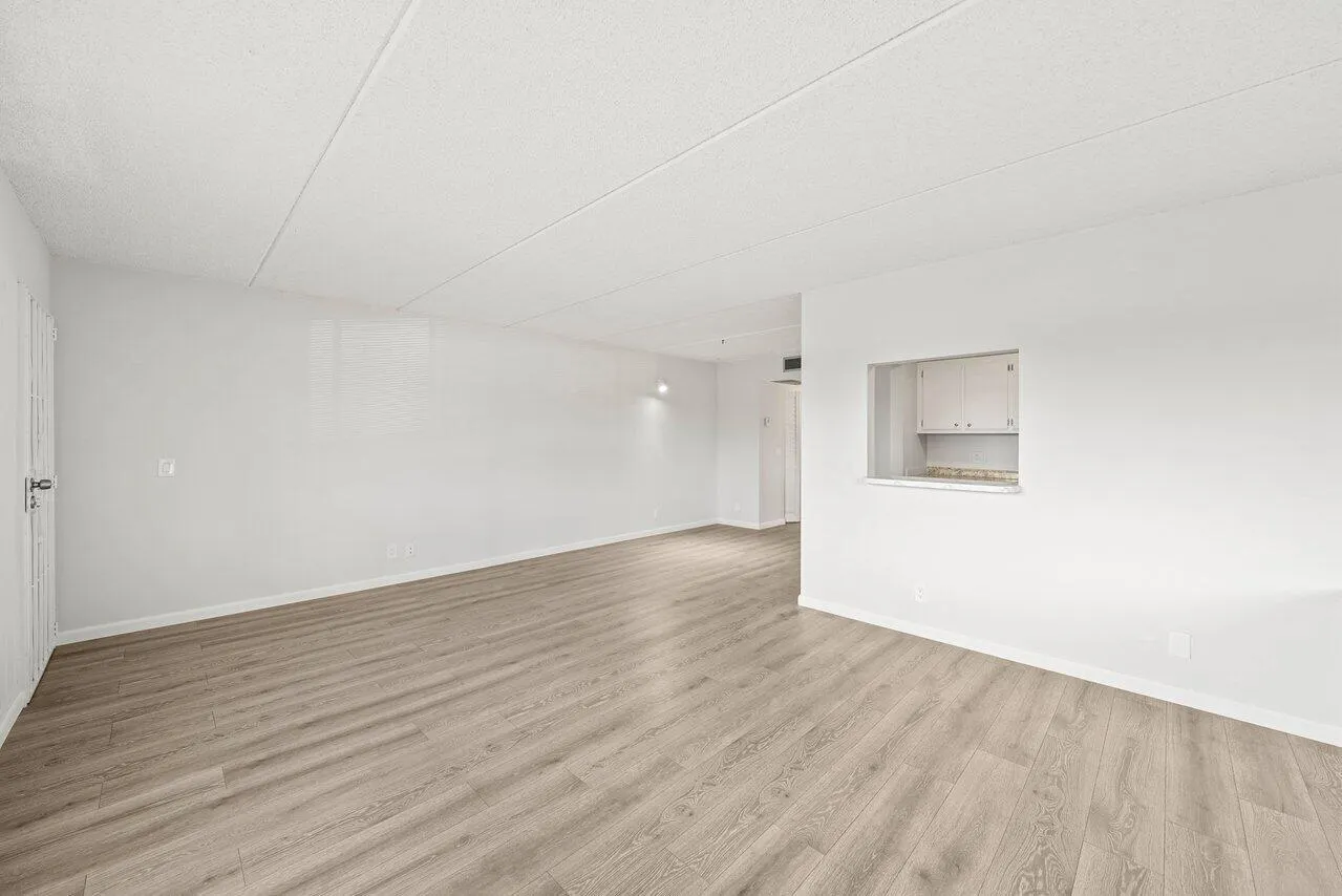 300 Village Green Circle S, #206