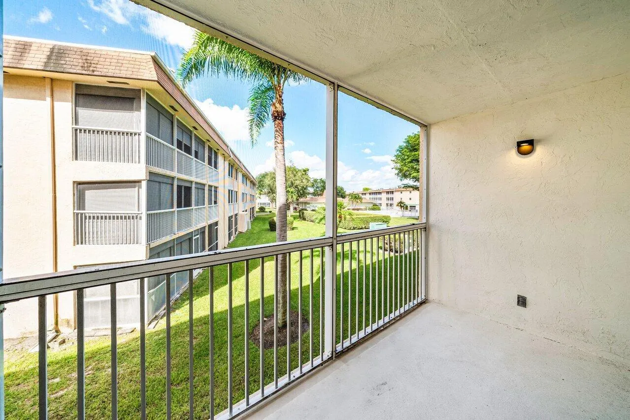 300 Village Green Circle S, #206