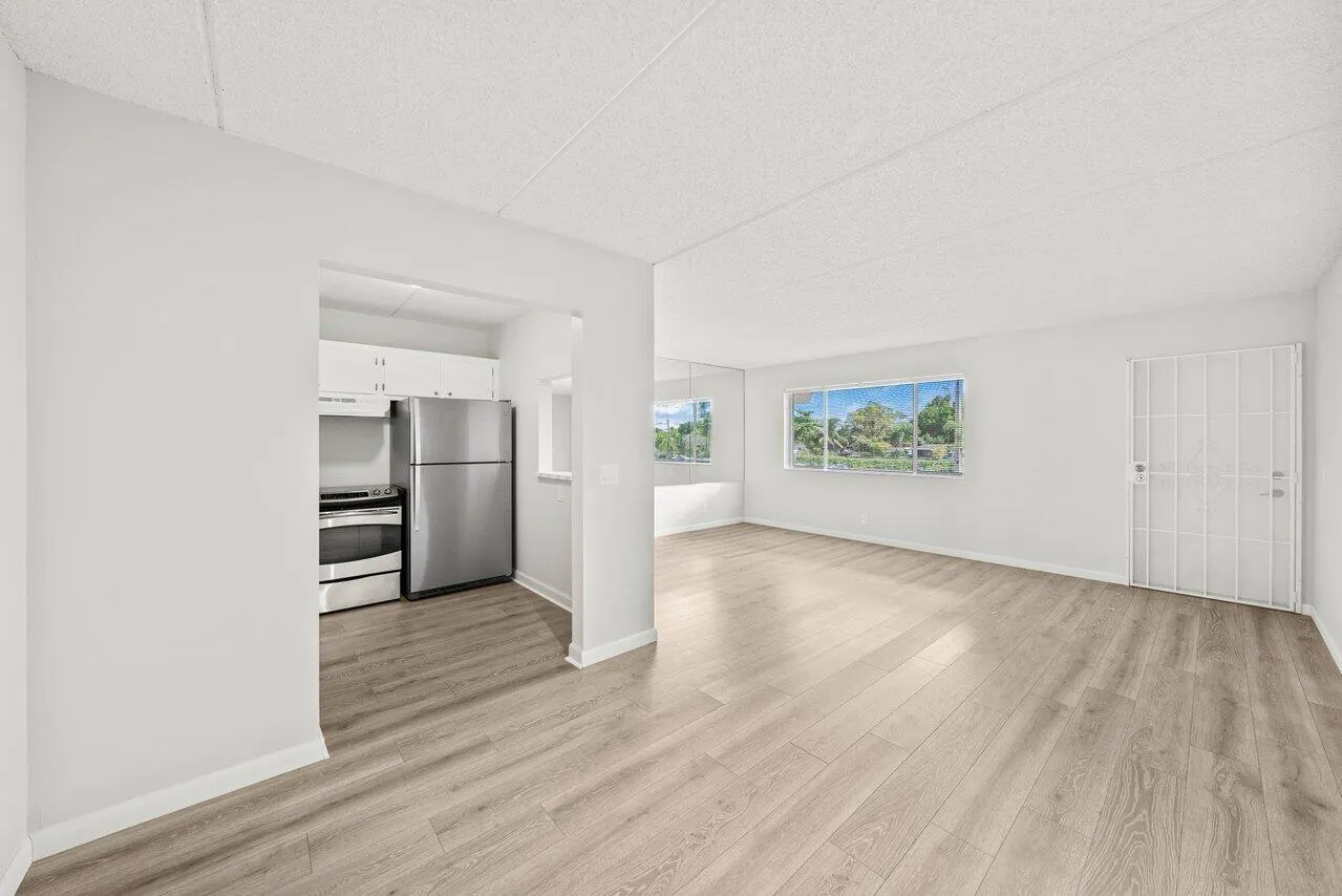 300 Village Green Circle S, #206