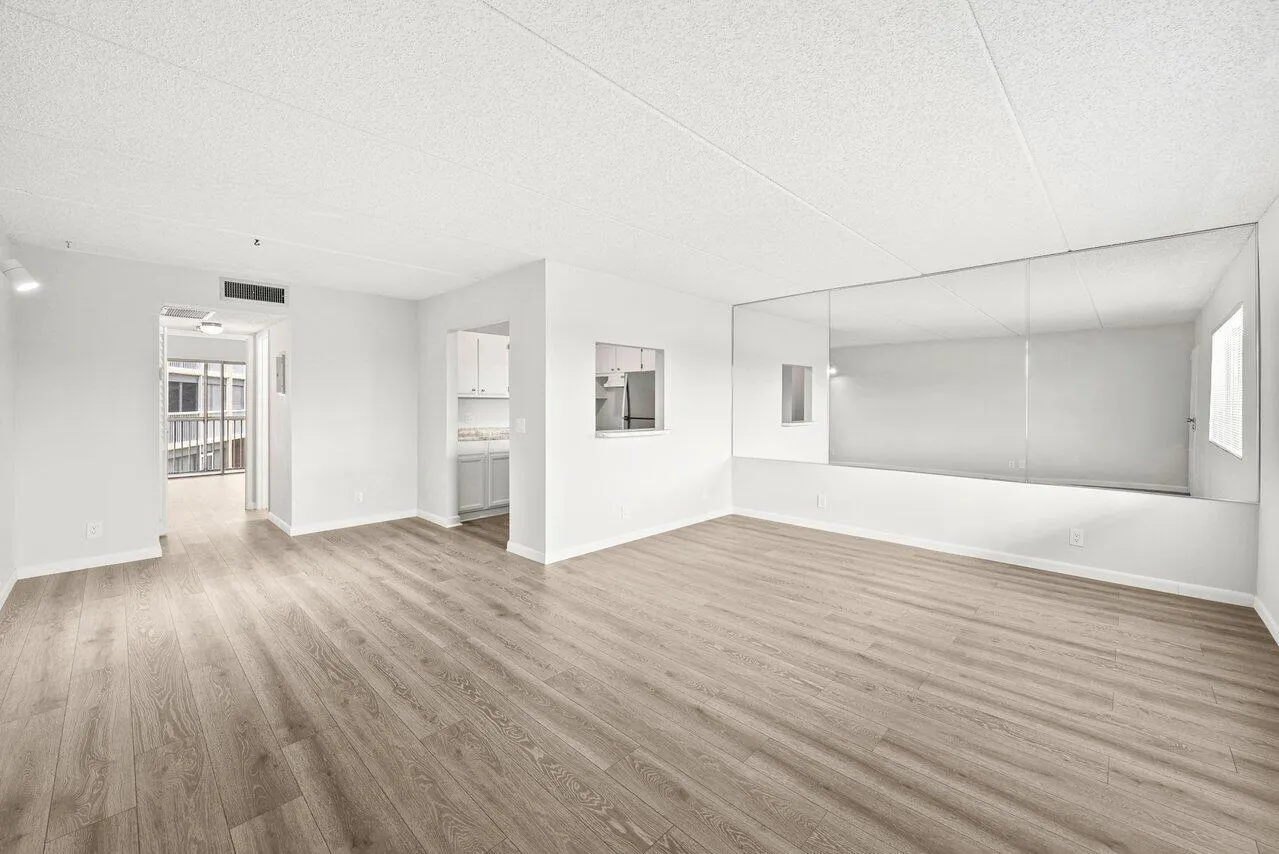 300 Village Green Circle S, #206