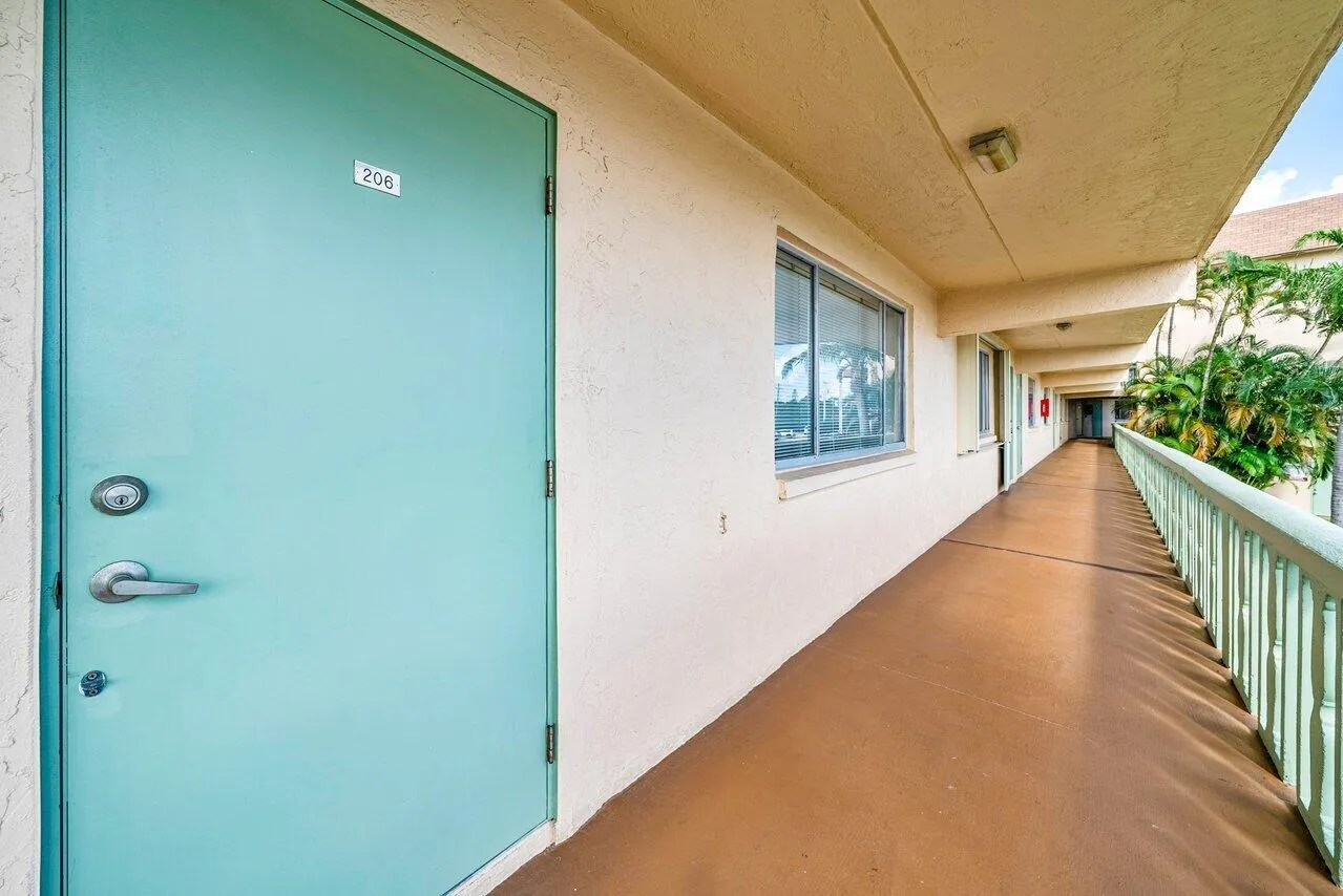 300 Village Green Circle S, #206
