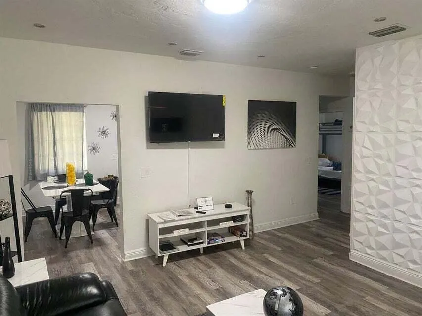 538 SW 7th Street
