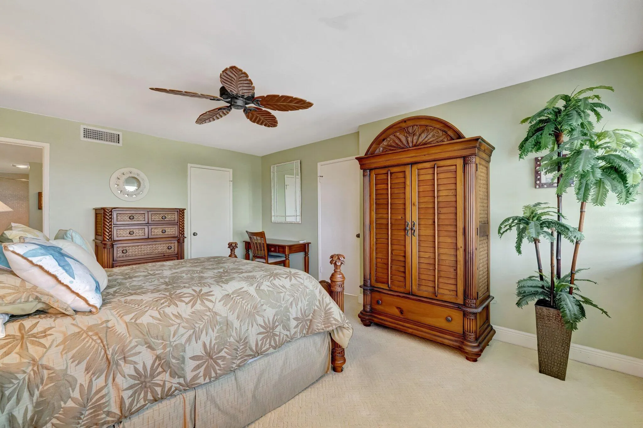 1555 NE Ocean Boulevard, #402