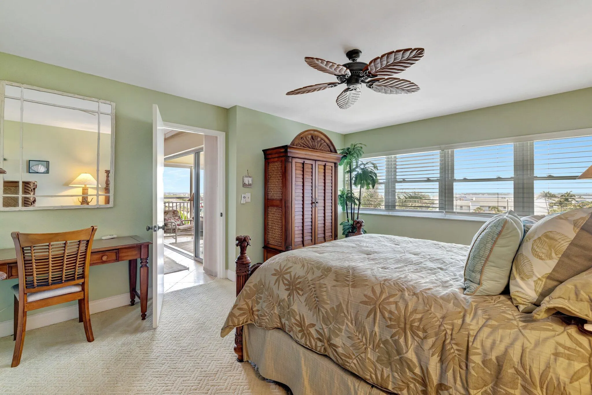 1555 NE Ocean Boulevard, #402