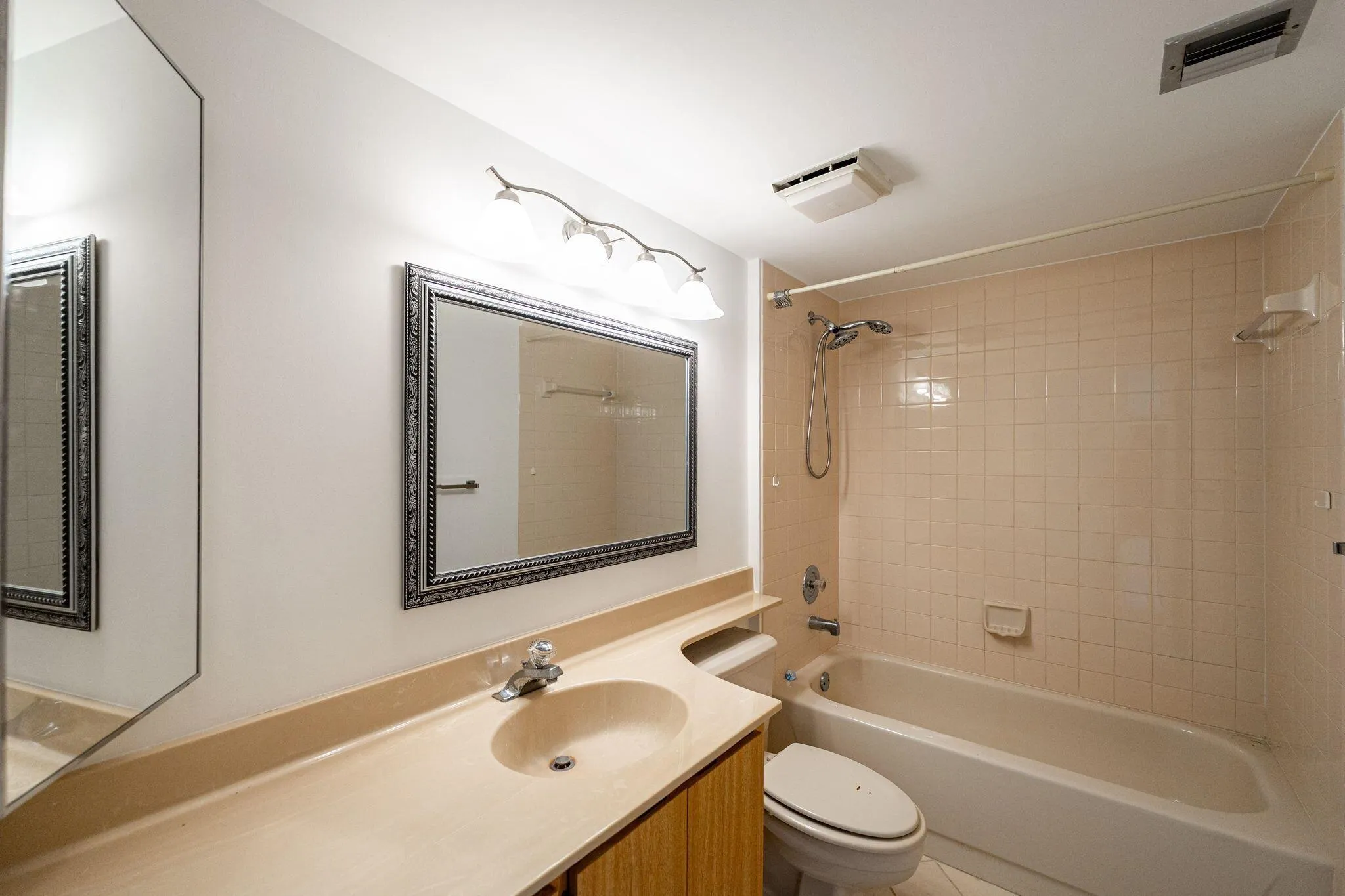 1601 Marina Isle Way, #204