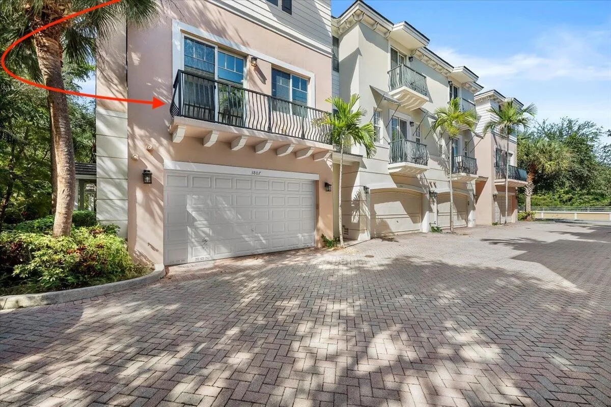 3807 NW 5th Terrace