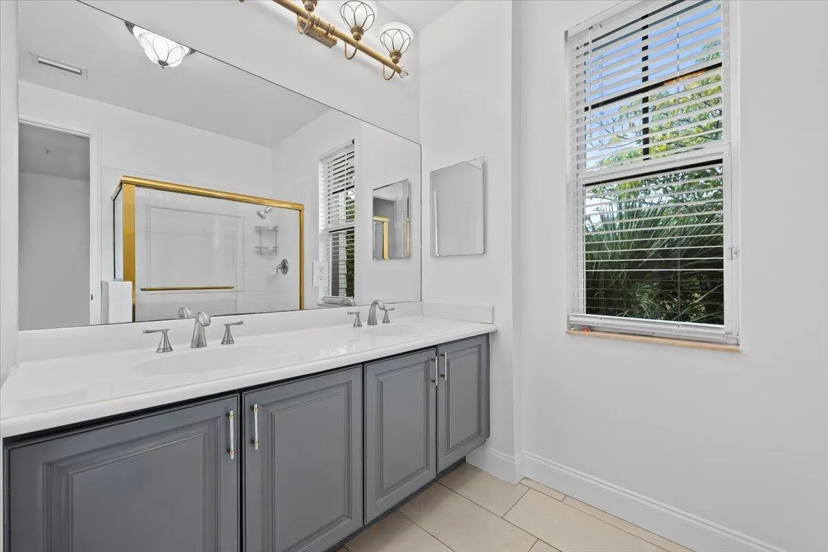 3807 NW 5th Terrace