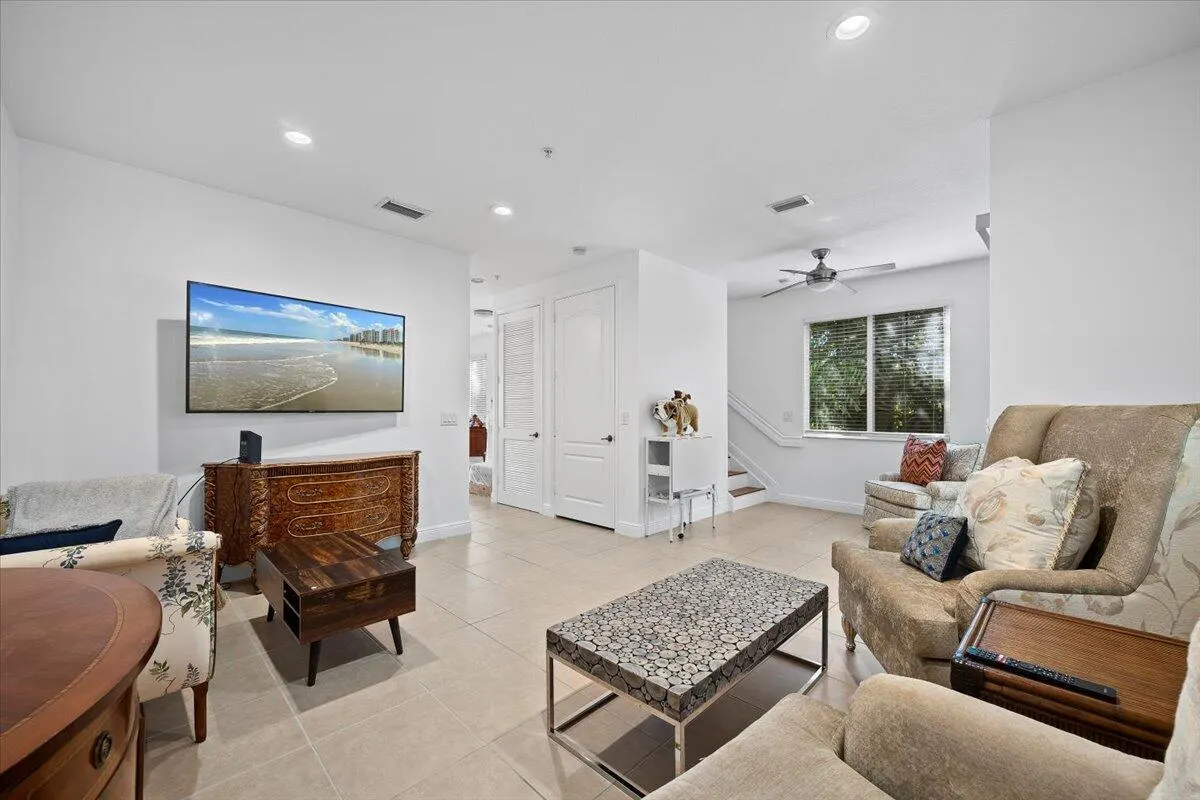 3807 NW 5th Terrace