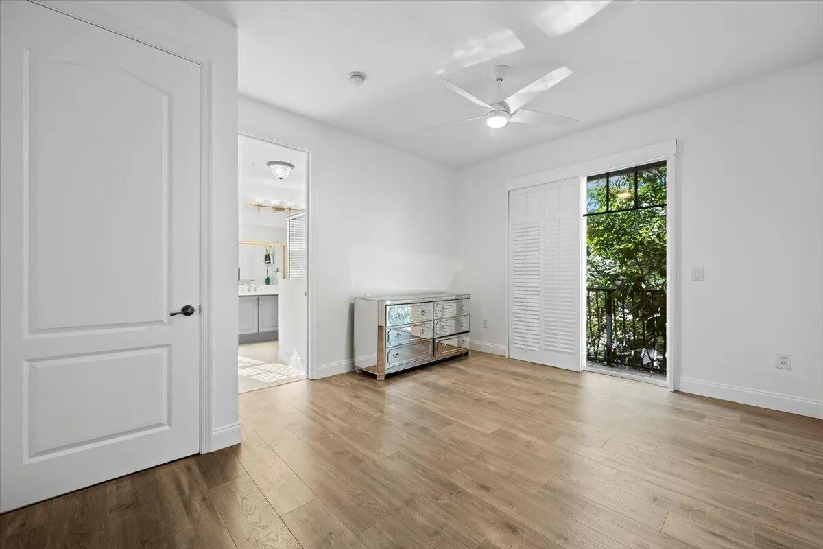 3807 NW 5th Terrace