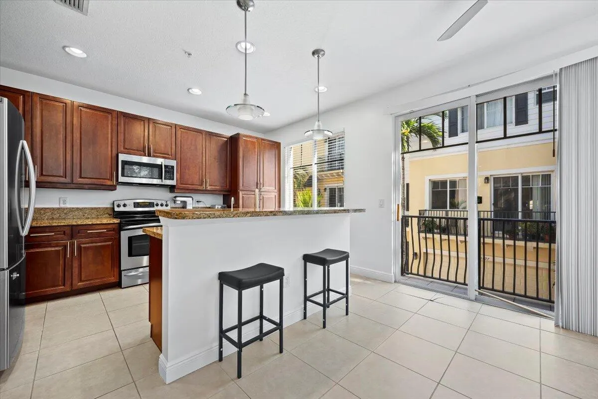 3807 NW 5th Terrace